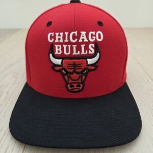 Mitchell & Ness Red and Black Chicago Bulls Hat